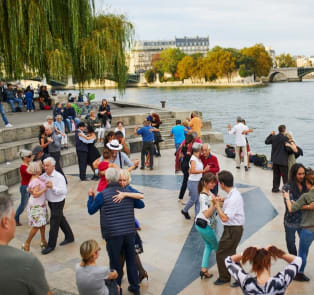 Dancing on the Seine