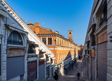 Stroll passed Venice’s most iconic sights