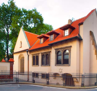 Visit the Jewish Quarter (Josefov)