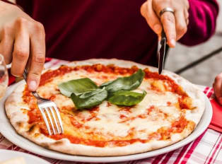 Must Eat Foods In Naples And Where To Eat Them