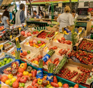 Paris: Marché Des Enfants Rouges