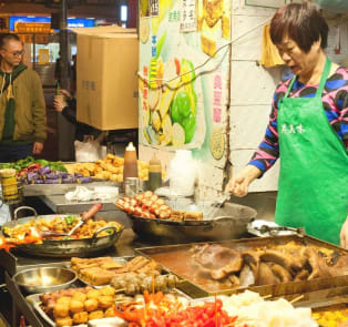 Go To Temple Street Night Market