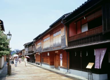 Walk through the Higashi Chaya Area