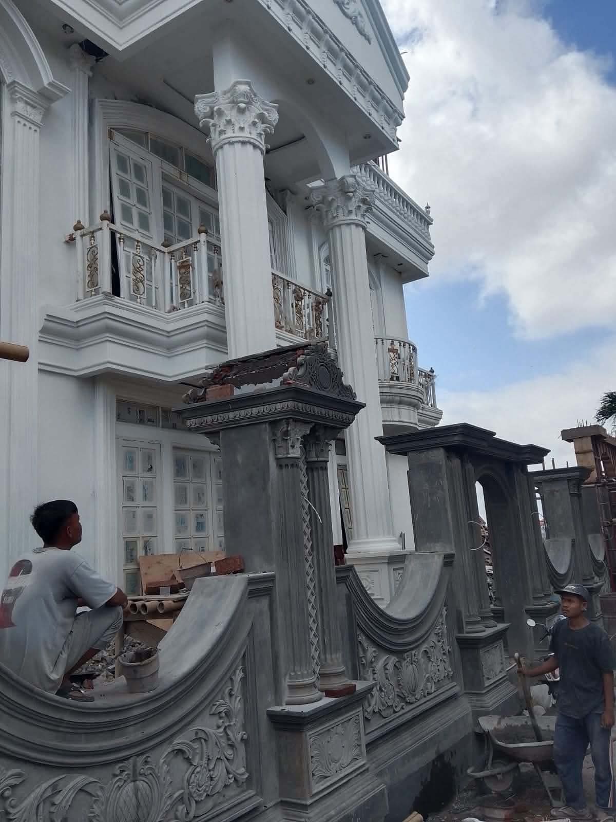 Konstruksi Lapangan