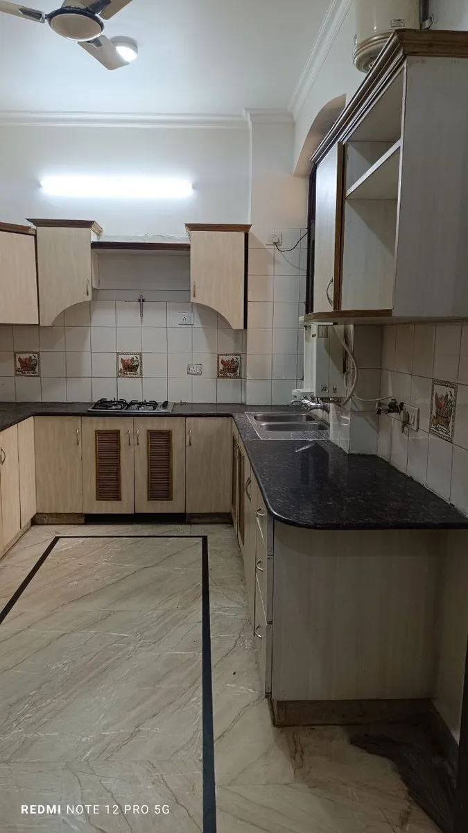 3BHK for rent in Sector 28, Gurugram photo 4