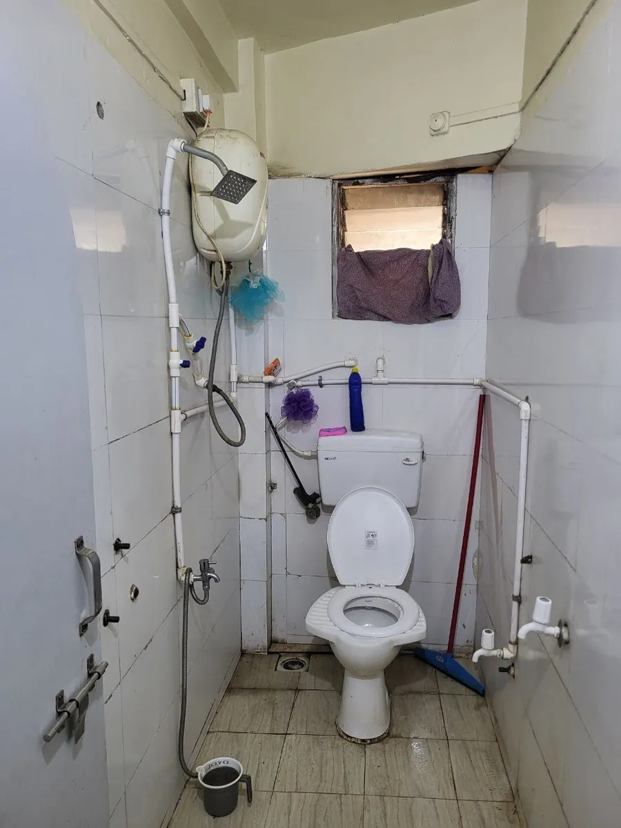 Room 🏠 for rent in Pune photo 6