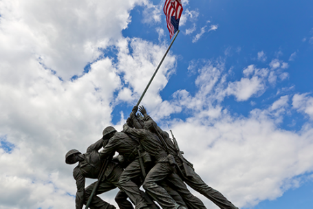 united states marine corp war memorial depicting servicemen raising flag
