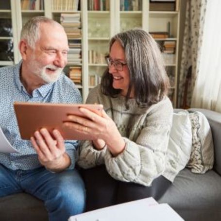 Comfort Keepers seniors discuss retirement planning