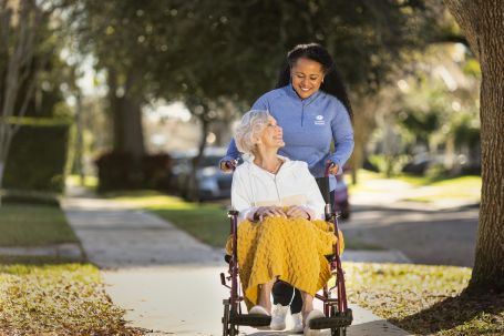 How Comfort Keepers Supports Seniors Recovering from Surgery or Illness at Home