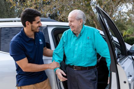 How Comfort Keepers Supports Seniors Through Transitions Like Recovery or Relocation