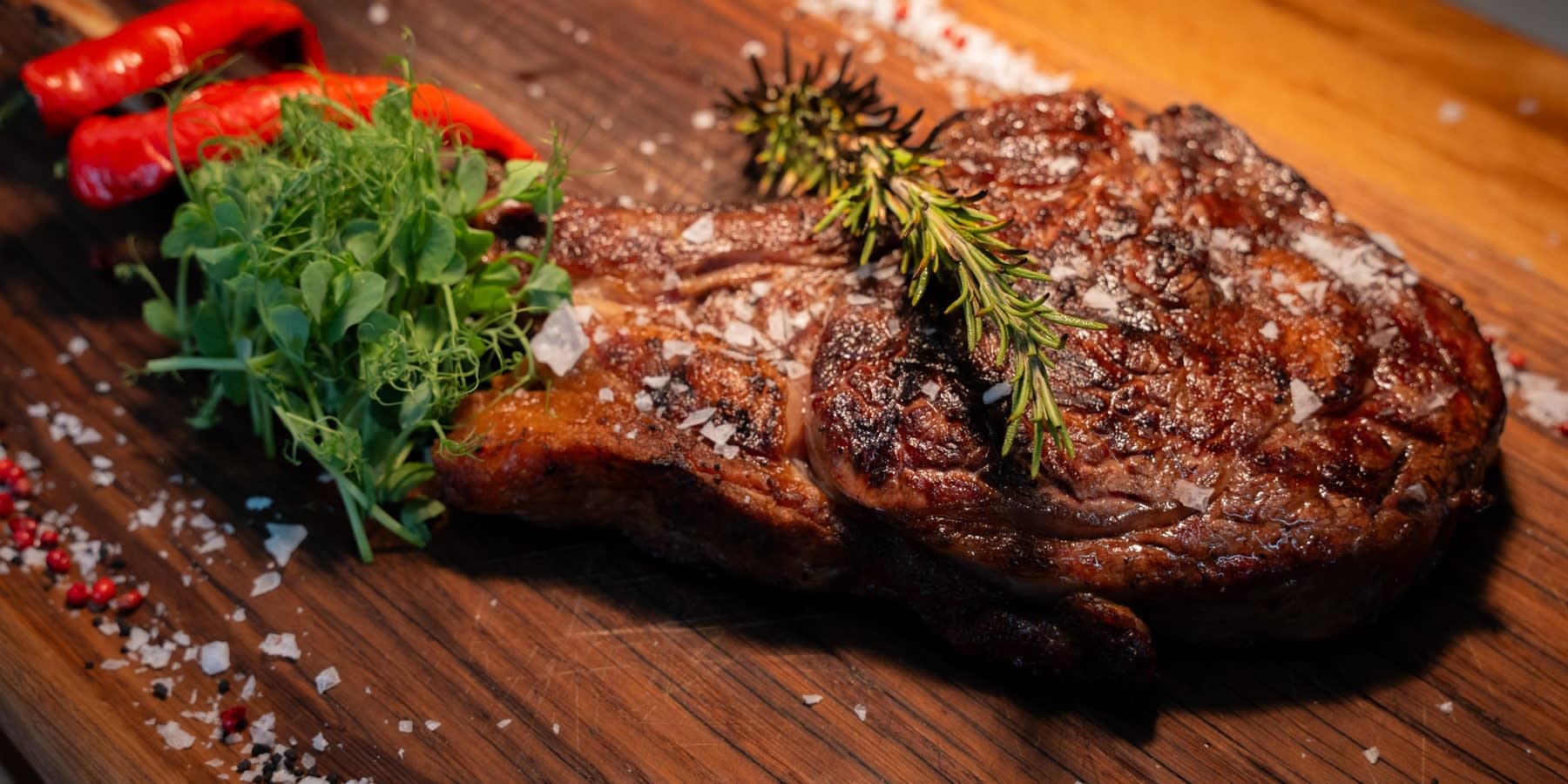 Ribeye cu os · Transylvania Steakhouse