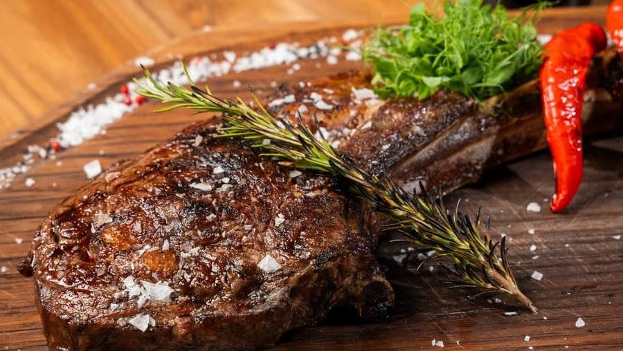 Tomahawk, înainte de tranșare · Transylvania Steakhouse