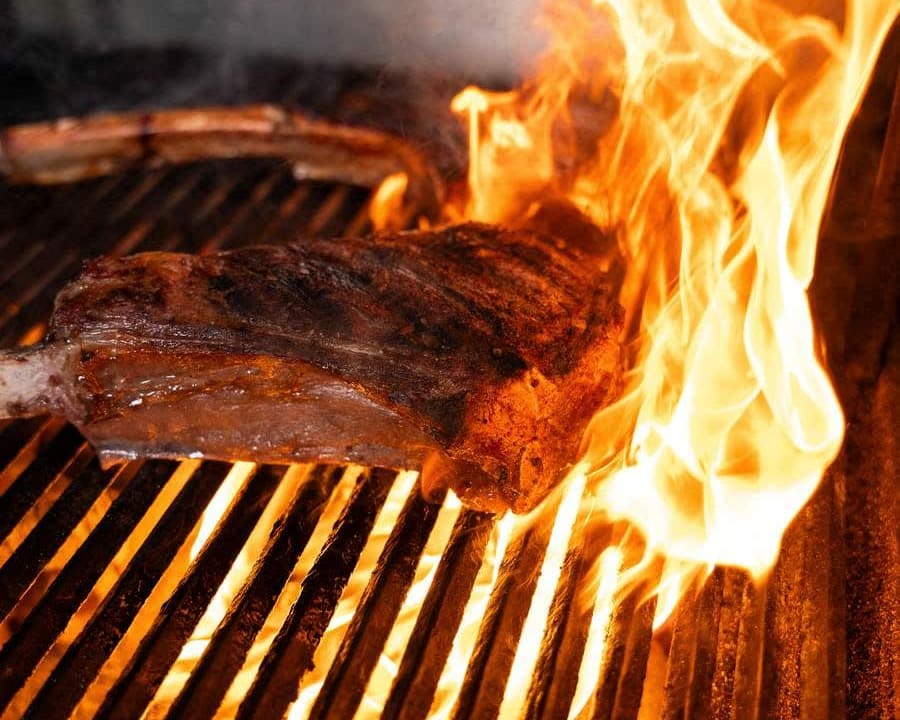 Tomahawk pe cărbune · Transylvania Steakhouse
