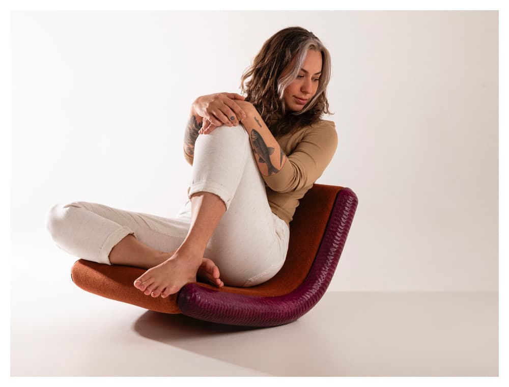 Design e ancestralidade na Cadeira Rasteira de Nina Coimbra