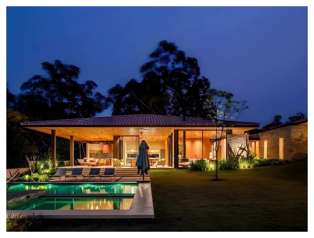Arquitetura da Casa da Mata em harmonia com a natureza