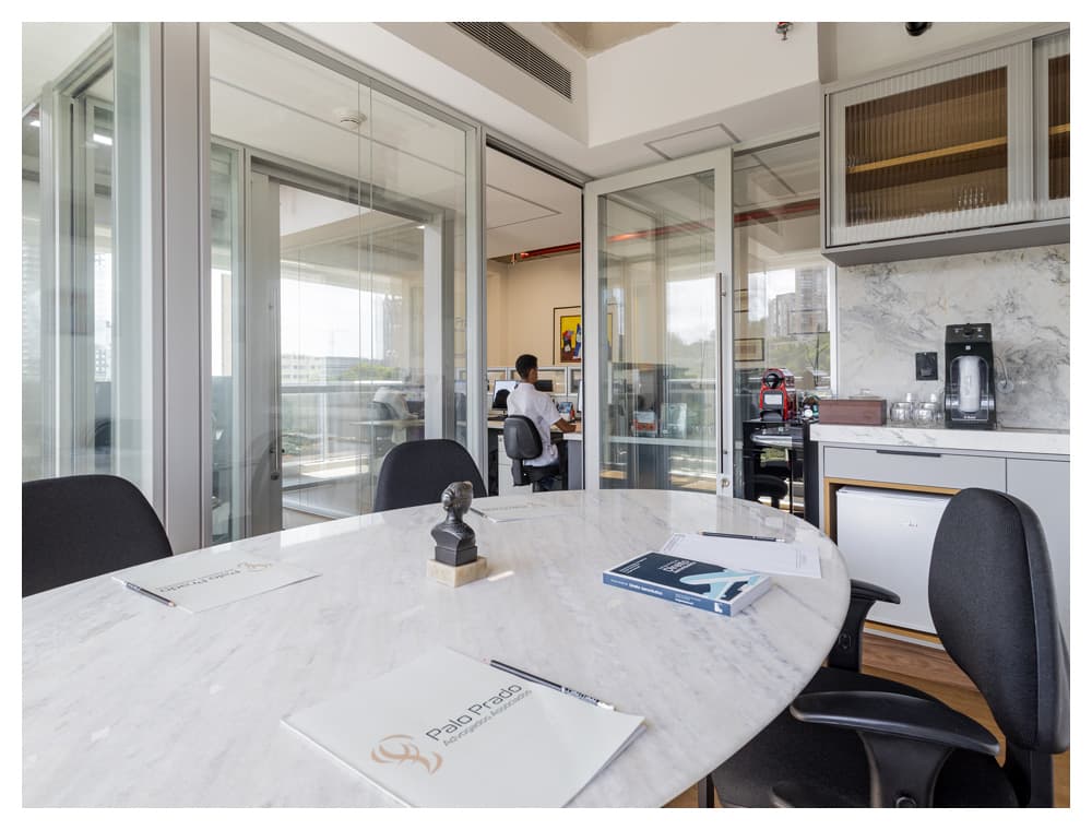 Arquitetura corporativa de Camila Palladino com memória e integração