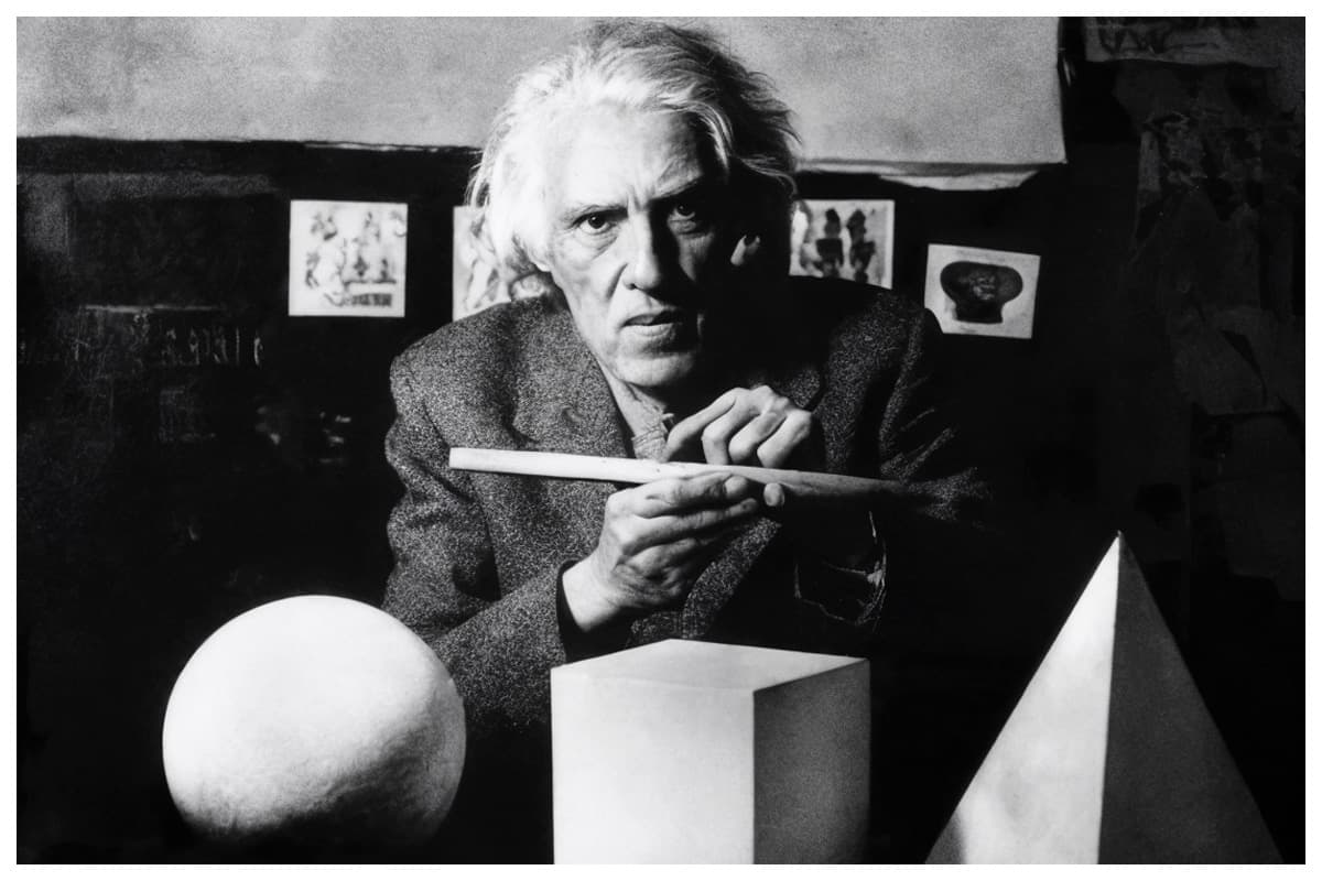 Torres García em diálogo com arte, arquitetura e identidade no CCBB