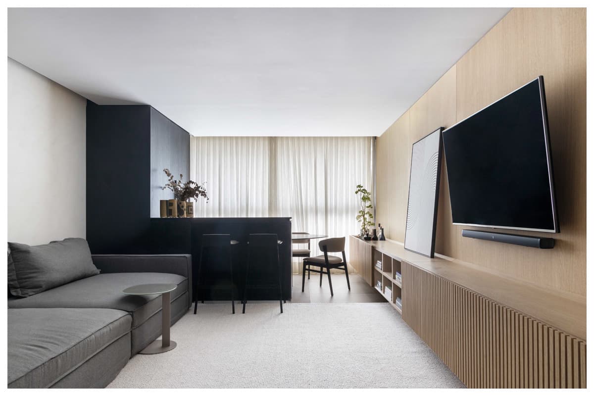 Apartamento minimalista DC55 / Fotografia Bia Nauiack Projeto elegante do DC55 para apartamento minimalista em Curitiba