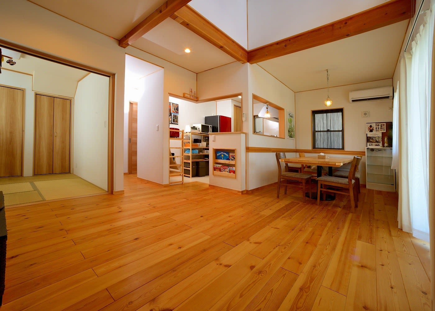 自然素材・無垢材の清涼感溢れる家