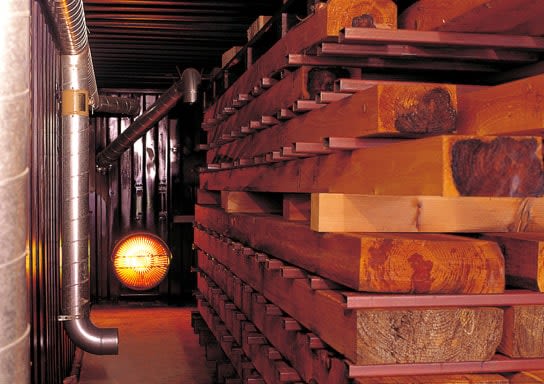 構造材(骨組み)は“木の芯まで”「含水率20%以下」に