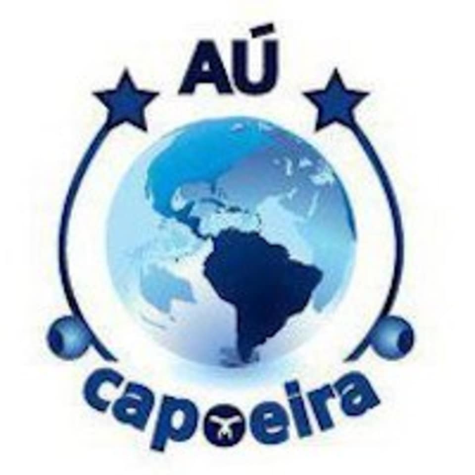 AÚ Capoeira logo