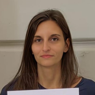 Profesor Stephanie Delgado