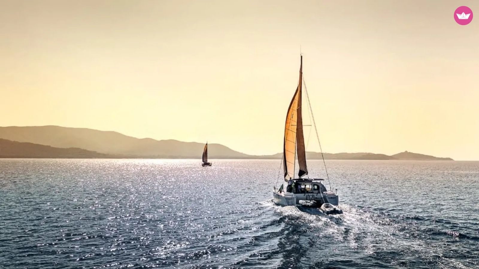 Emociones al atardecer: crucero nocturno desde Cannigione