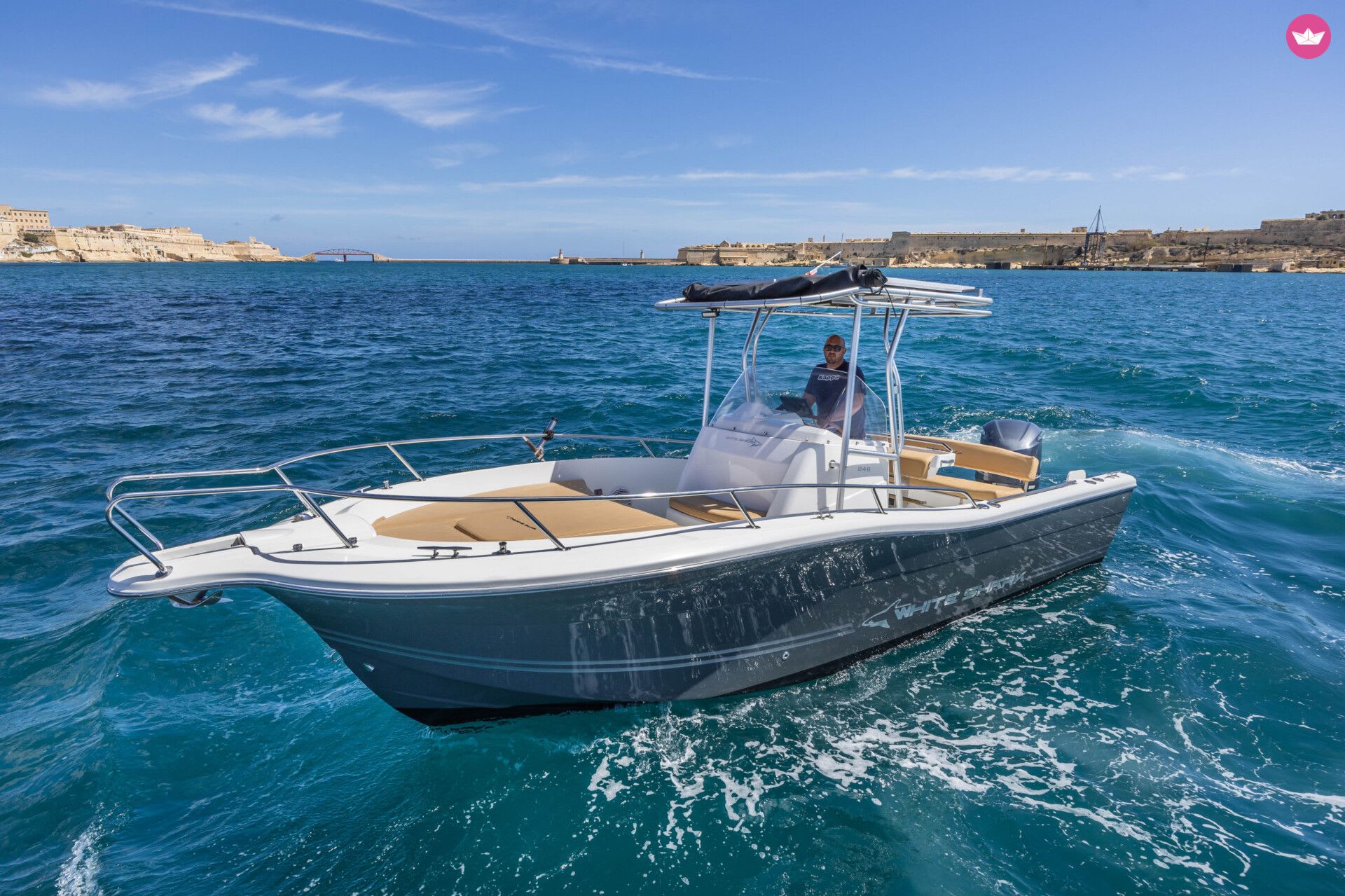 Découvrez Malte par la mer : location de bateau privé d'une journée