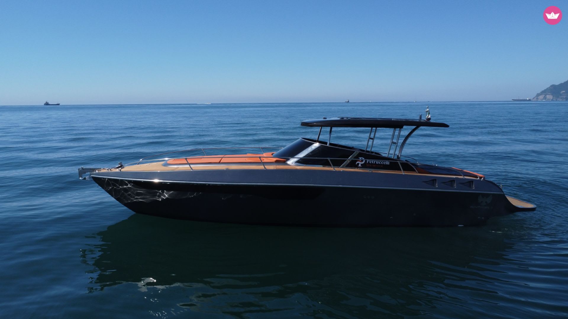 Magie au coucher du soleil : Apéritif en bateau sur les vagues du