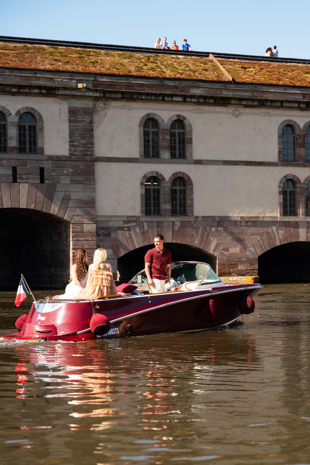 3.5-hour private cruise in Strasbourg – Vintage boat