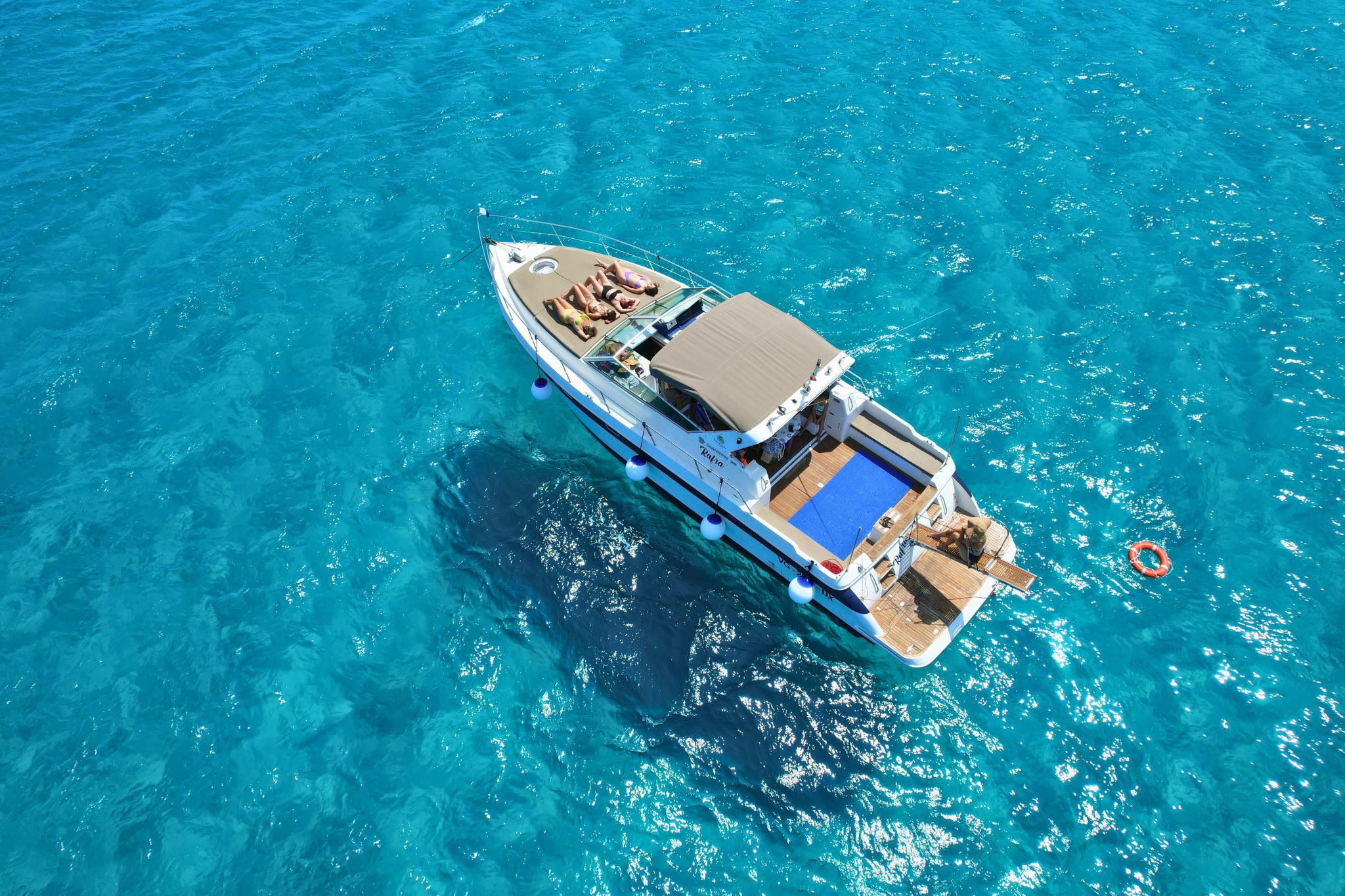 Egadi Islands Tour: Excursion to Favignana and Levanzo by Boat with Lunch Included from Trapani