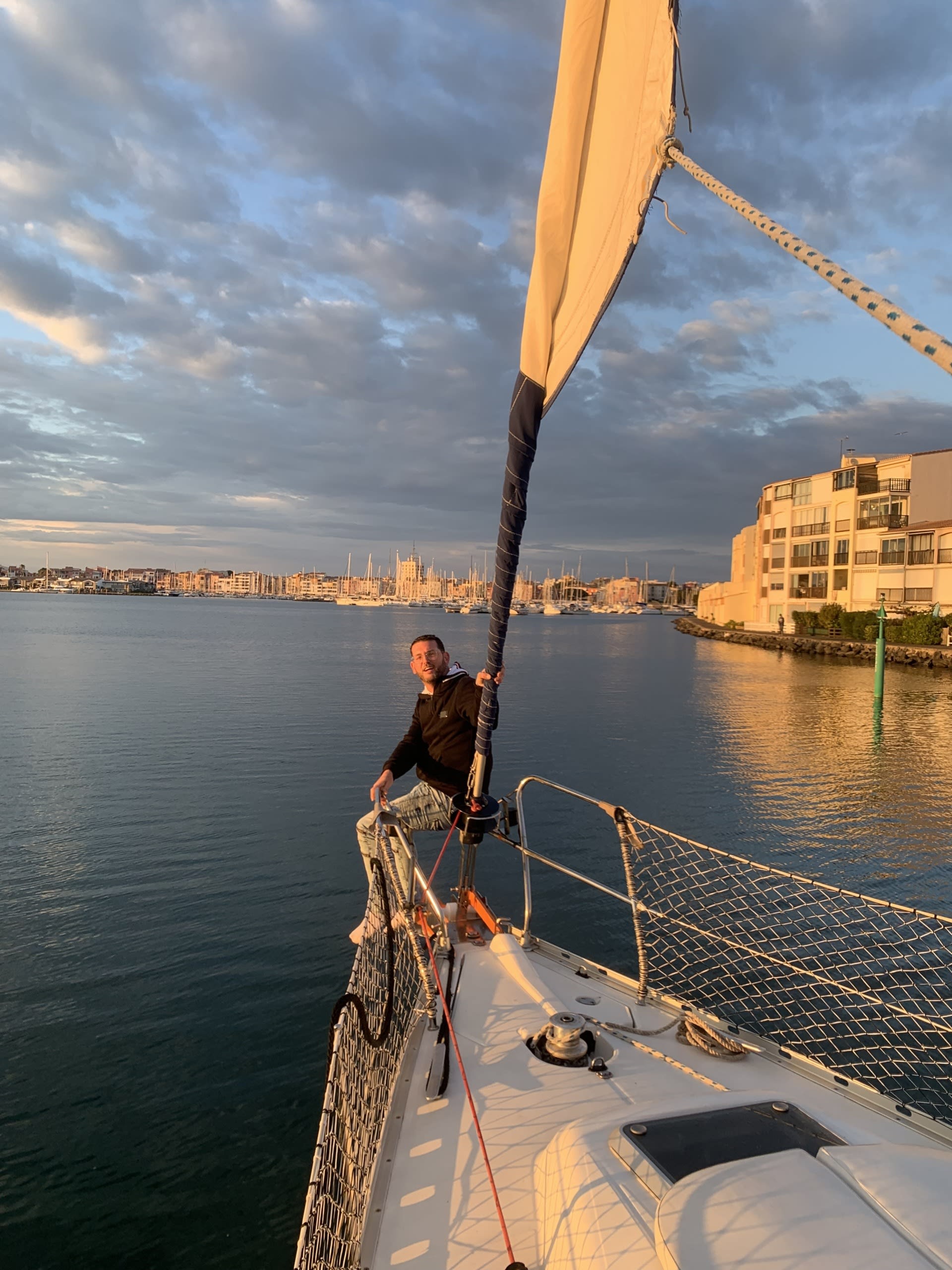 Interludio marino a Cap d’Agde – Barca a vela, sole e serenità