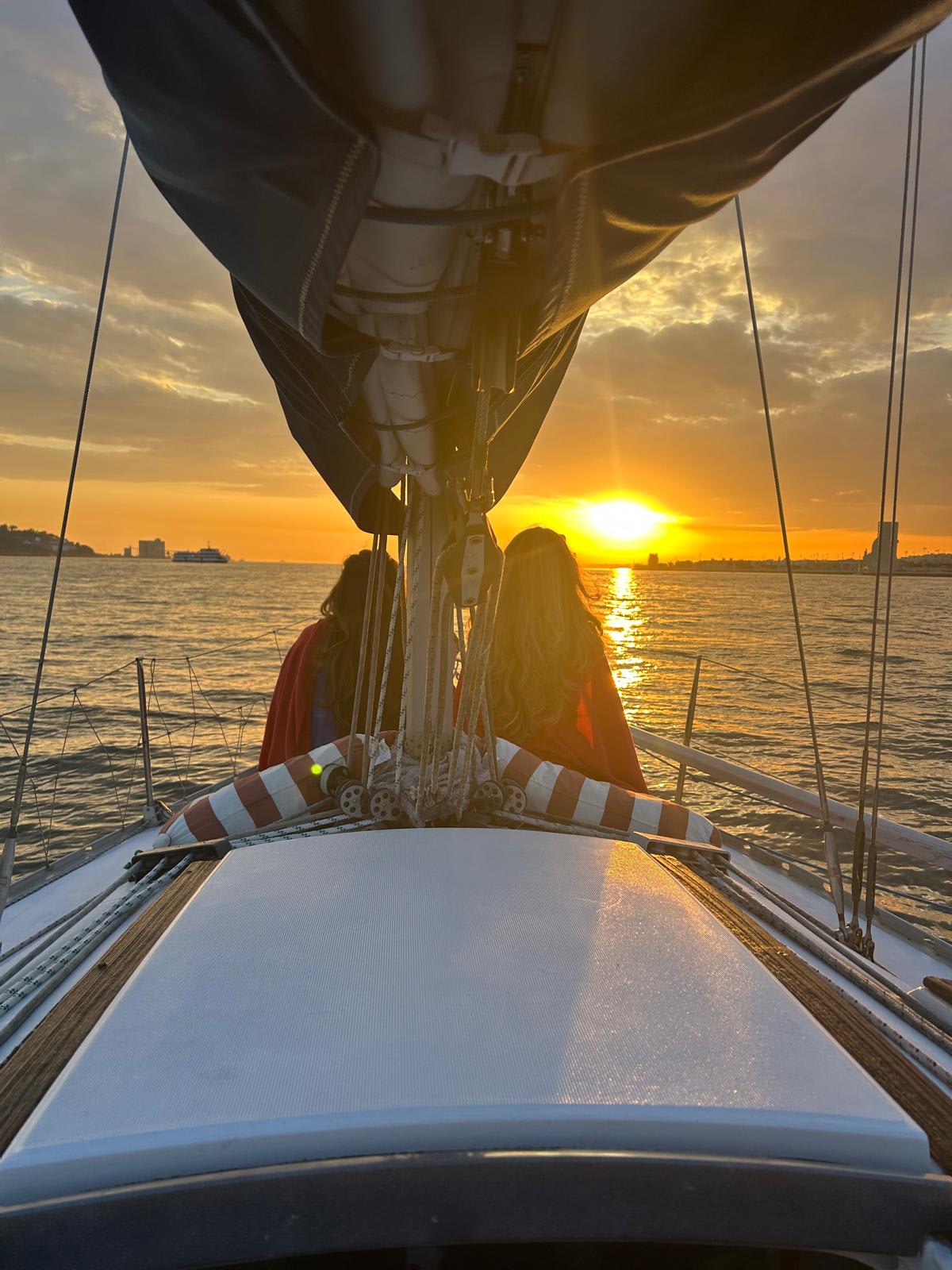 Lisboa a Vela de manhã e ao Sunset escolha!