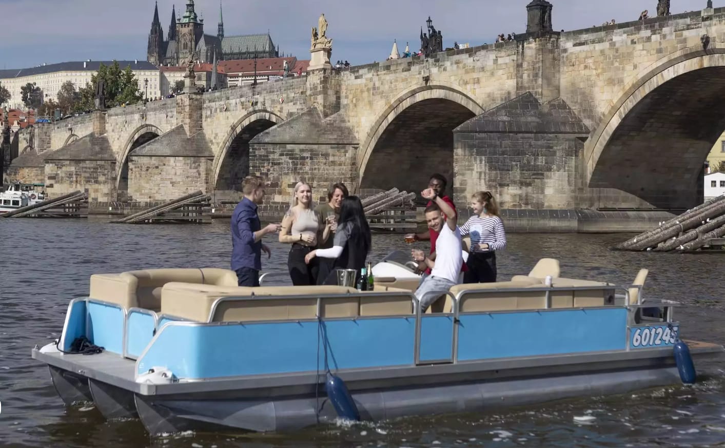 Prague Beer Boat – 1-Hour Unlimited Beer Cruise
