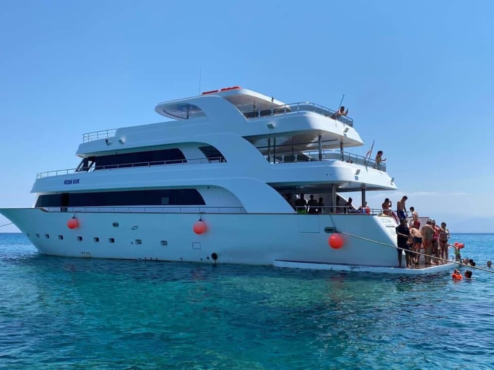 Croisière côtière de 2 heures à Latsi jusqu'au Blue Lagoon