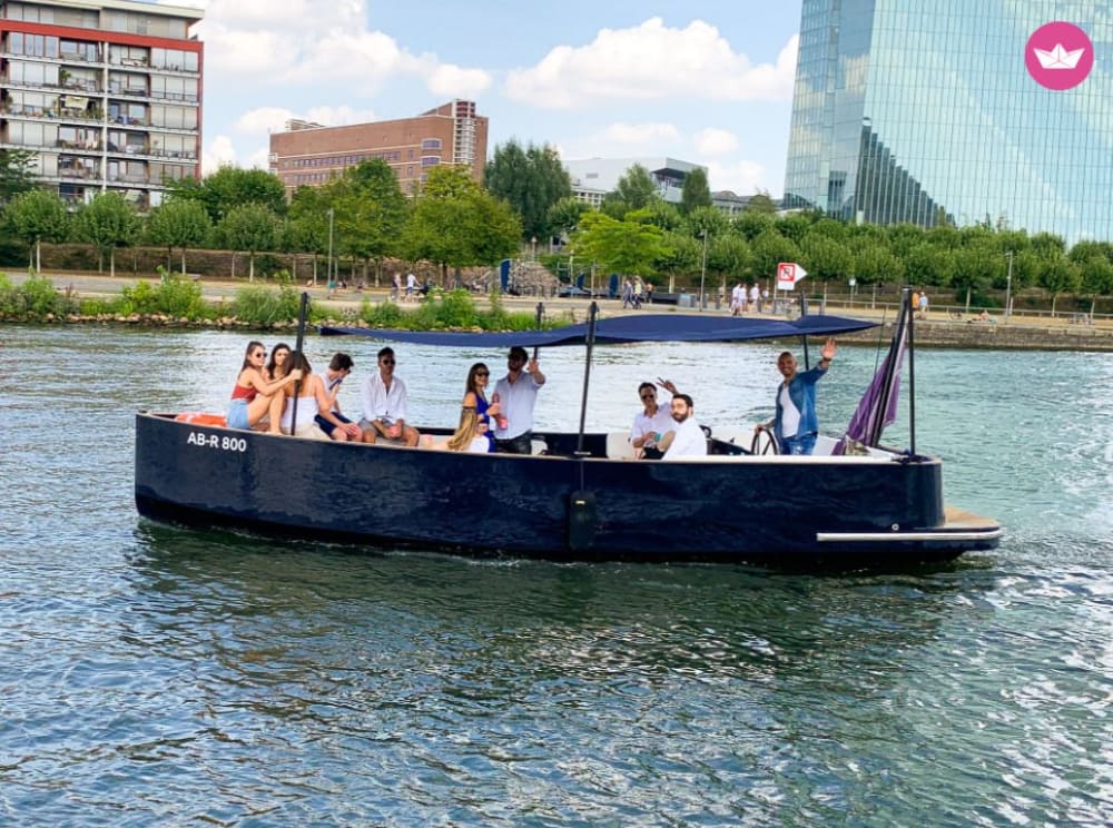 Teambuilding auf einem Motorboot in Frankfurt - 1h30