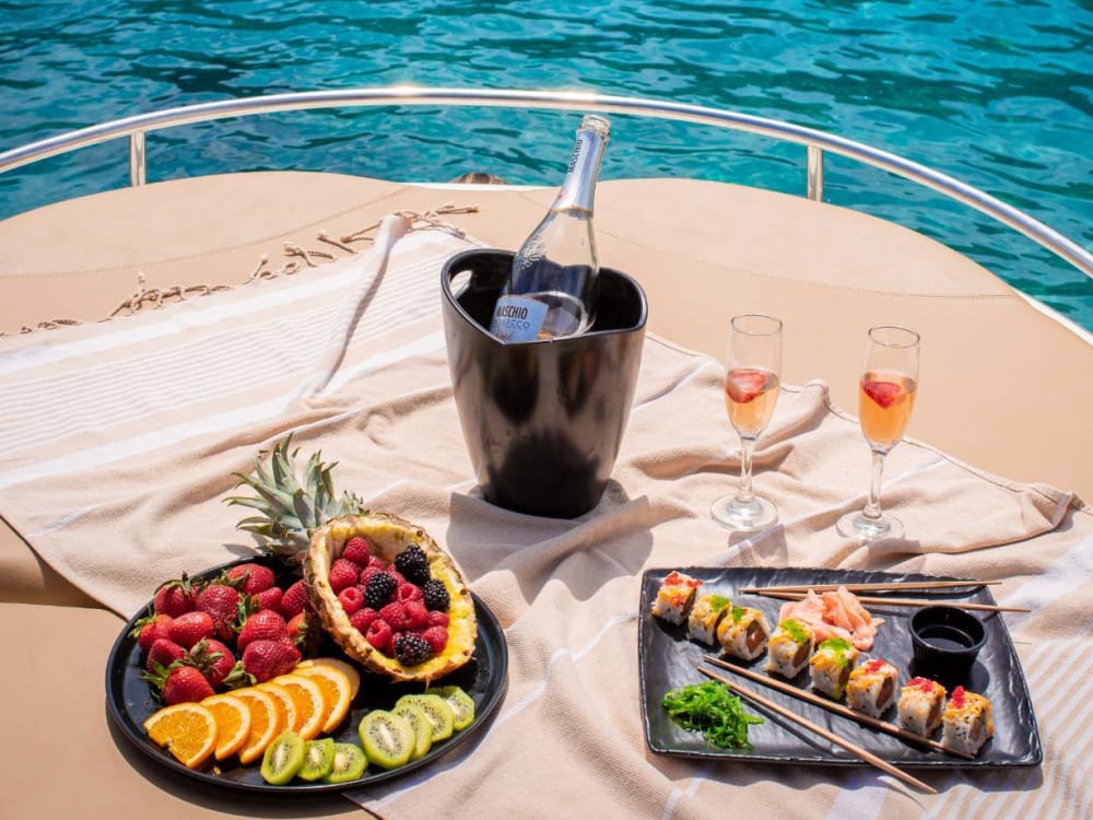 Ηλιοβασίλεμα στις Μυζήθρες – 4ωρη βραδινή κρουαζιέρα