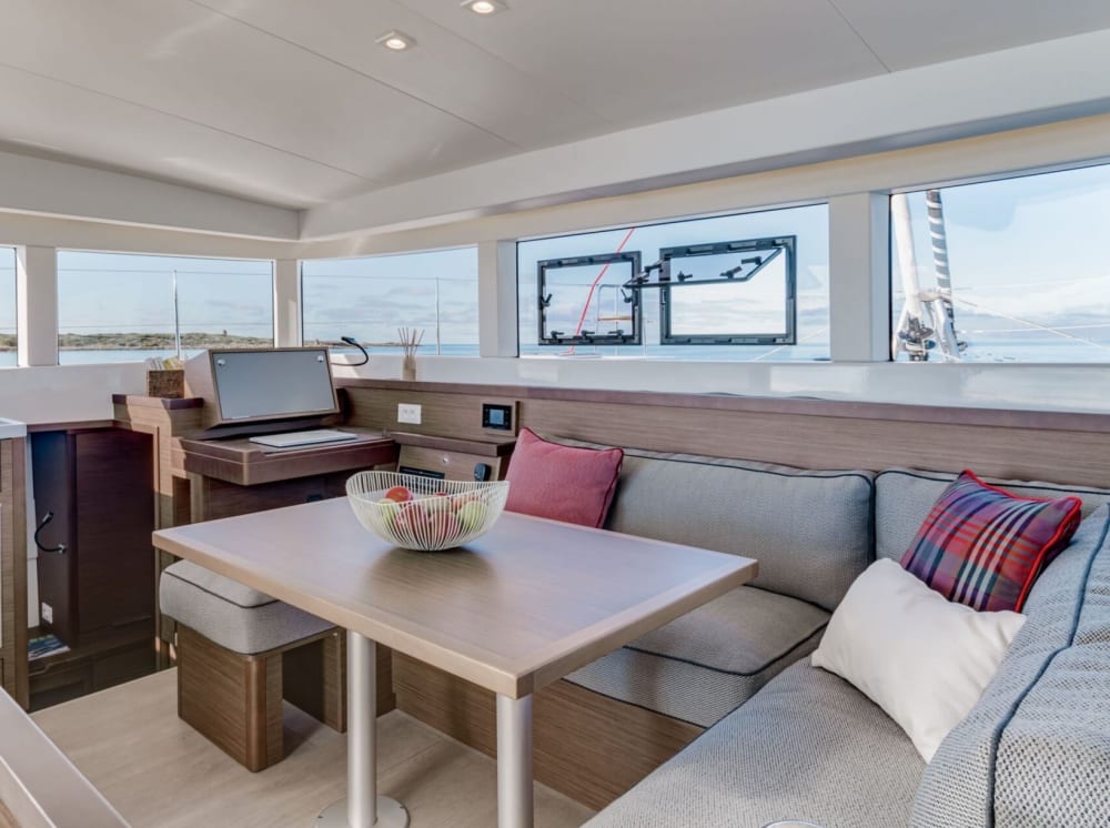 Vela in Sicilia: giornata intera da Palermo a Mondello e calette nascoste