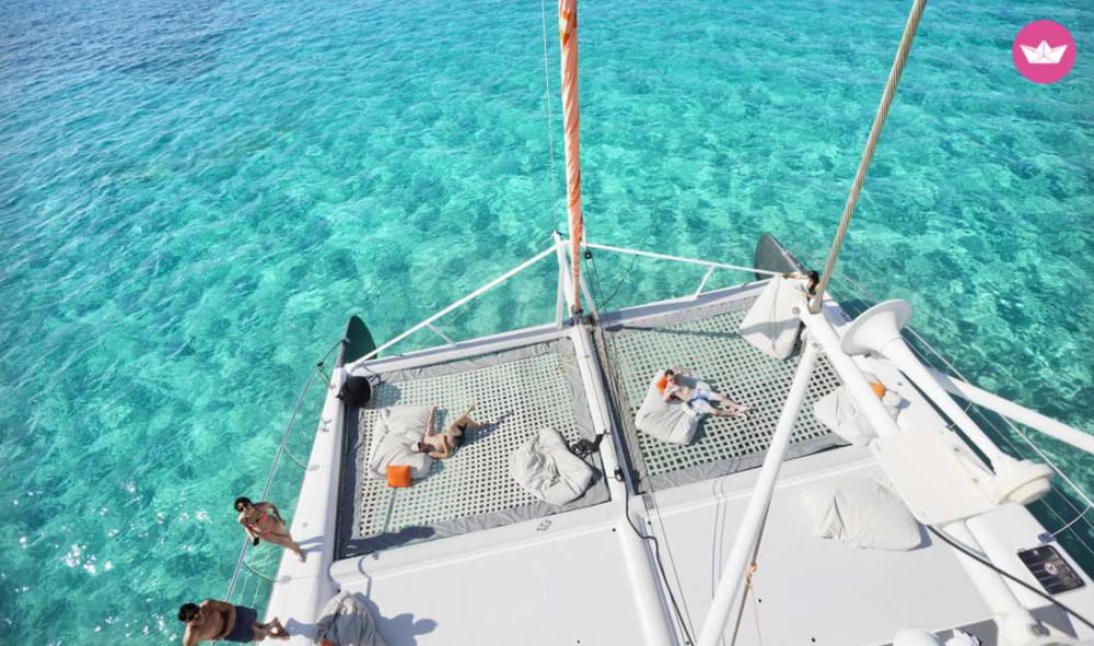 Entdecken Sie Mallorca vom Meer aus – Ein ganztägiges Katamaran-Erlebnis