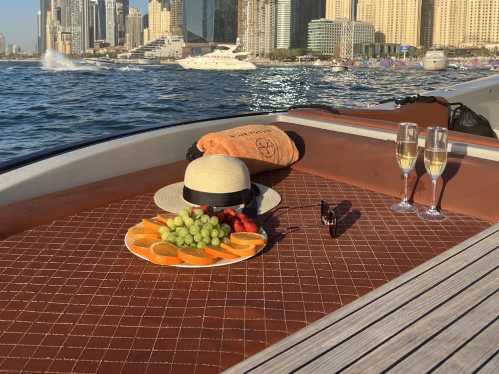 Croisière en yacht de 8 heures autour de Dubaï