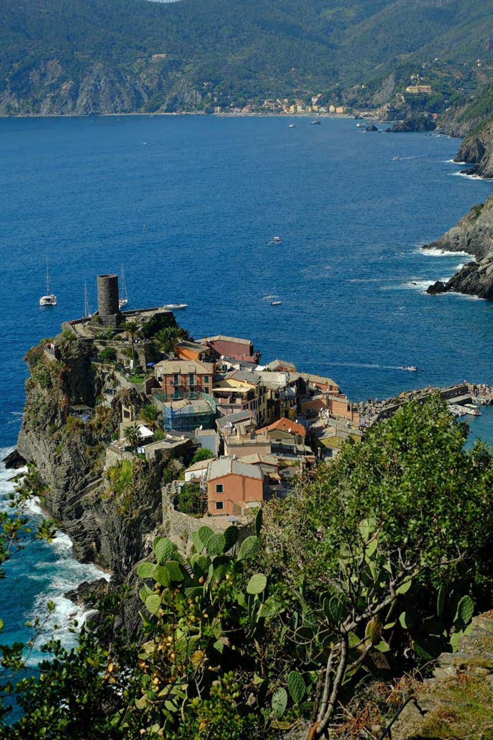 Cinque Terre Escape – From Red Rocks to Vernazza