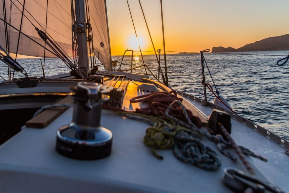 6-stündige Sonnenuntergangskreuzfahrt: 4 Strände und Küstenschönheit
