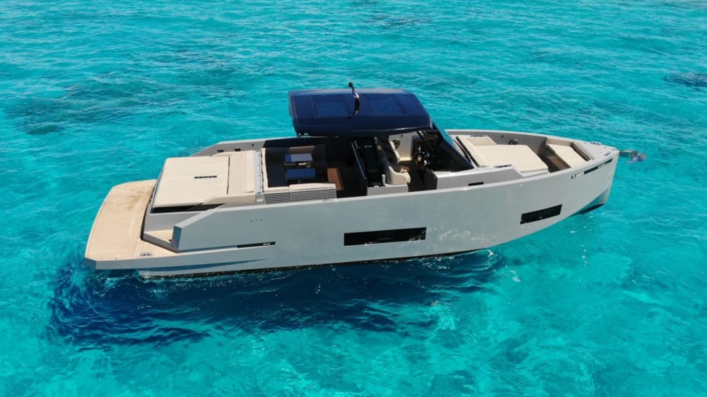 Expérience inoubliable en bateau à moteur au sud d'Ibiza - 8h