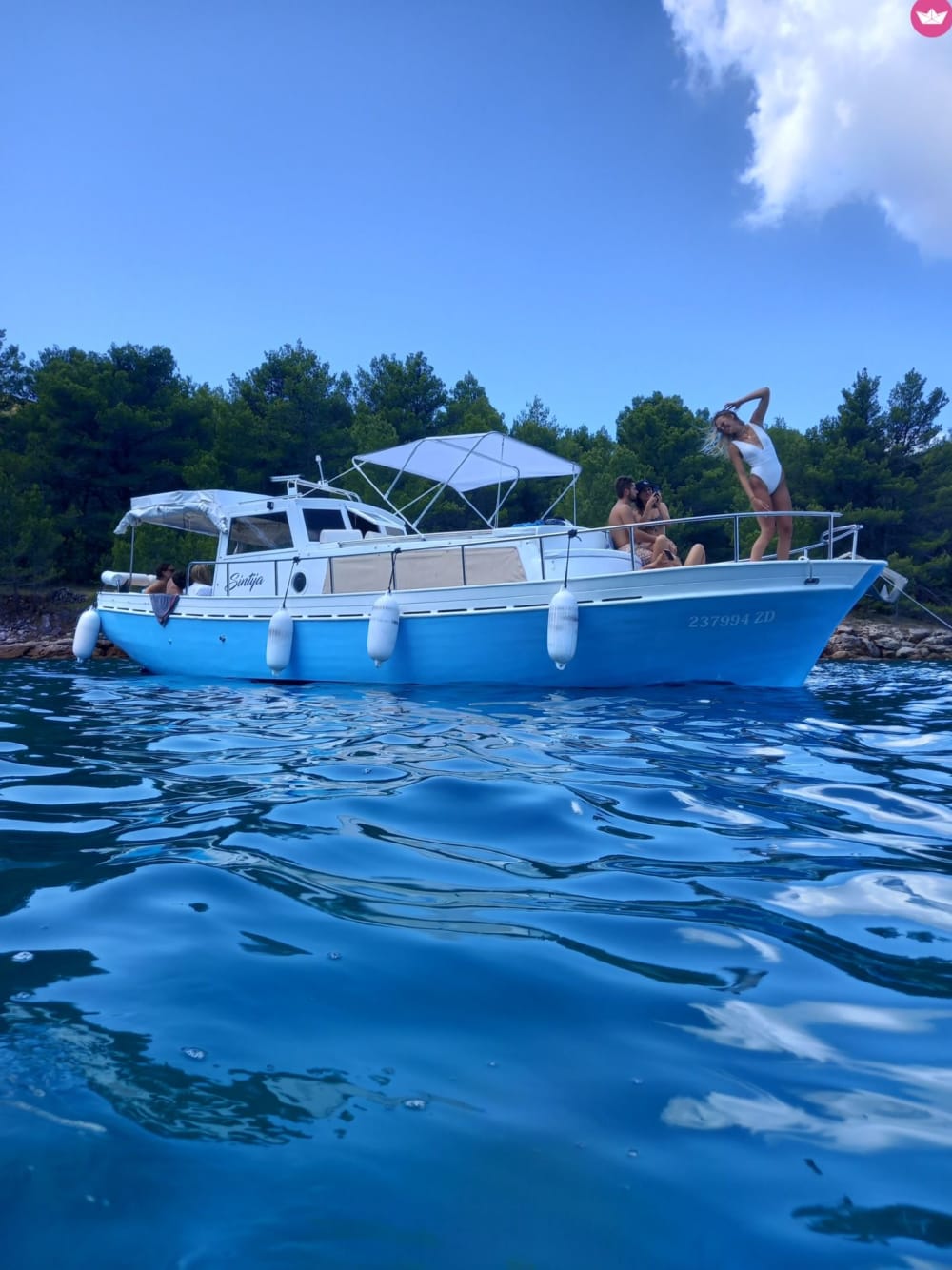 Segeln Sie in die Tradition – Halbtägiger Inselausflug ab Zadar auf einem historischen dalmatinischen Boot