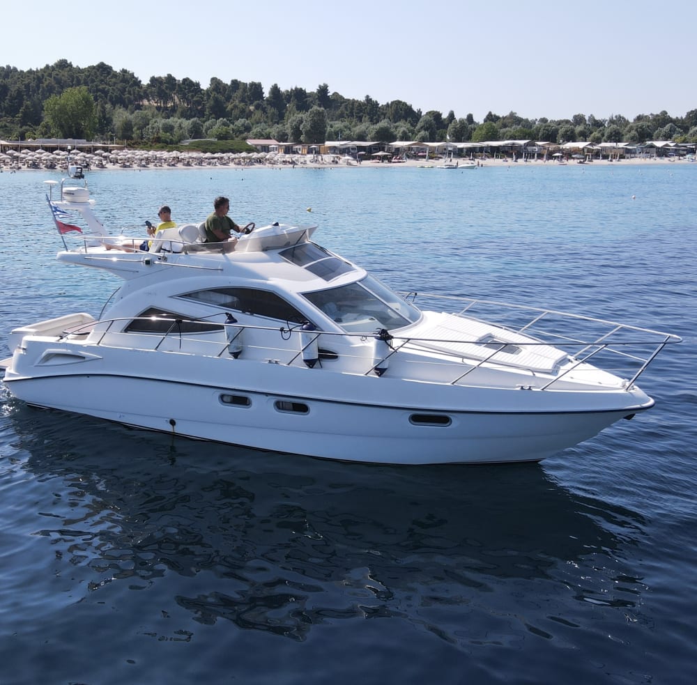 Cruzeiro de dia inteiro saindo de Pefkochori – Descubra joias escondidas pelo mar