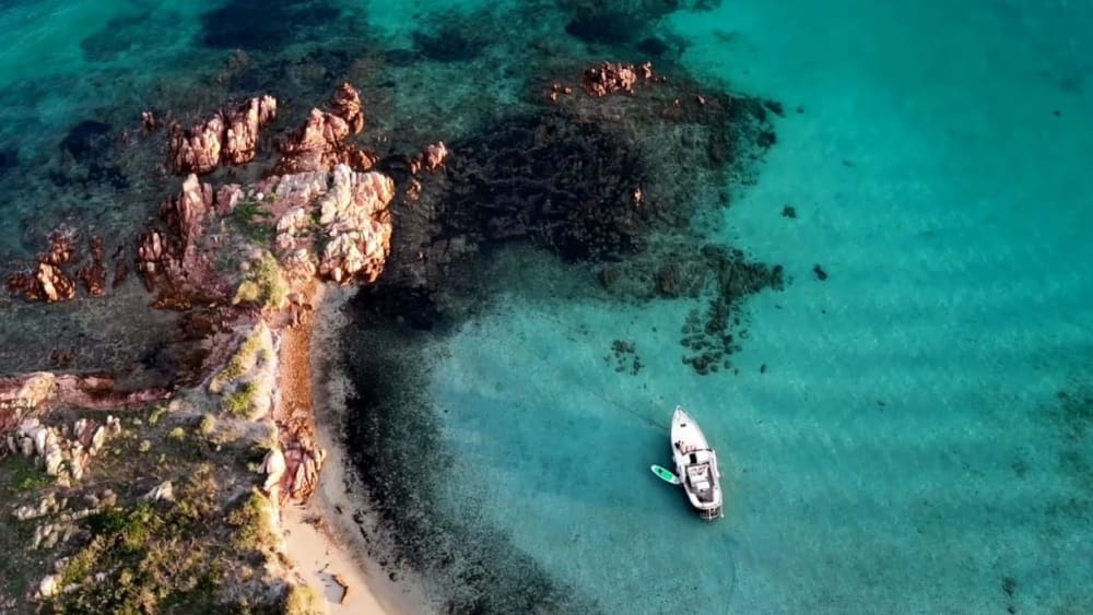 Tour esclusivo di 4 ore nell'arcipelago di Tavolara e Molara con aperitivo e snorkeling