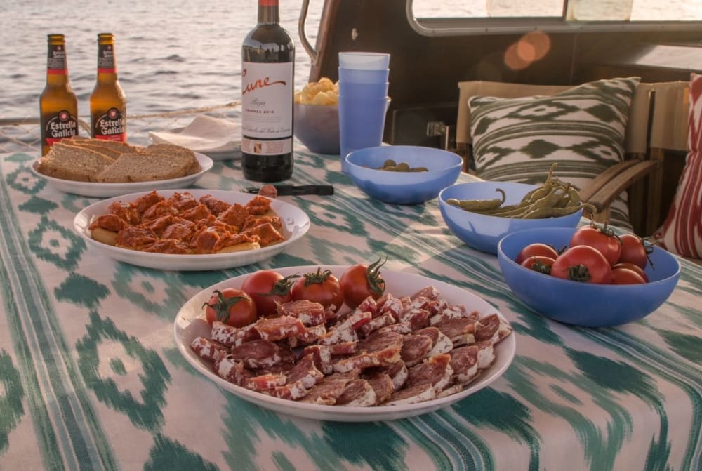 Sunset at sea: enjoy the relaxation and beauty of a sunset in Mallorca. 3 hours