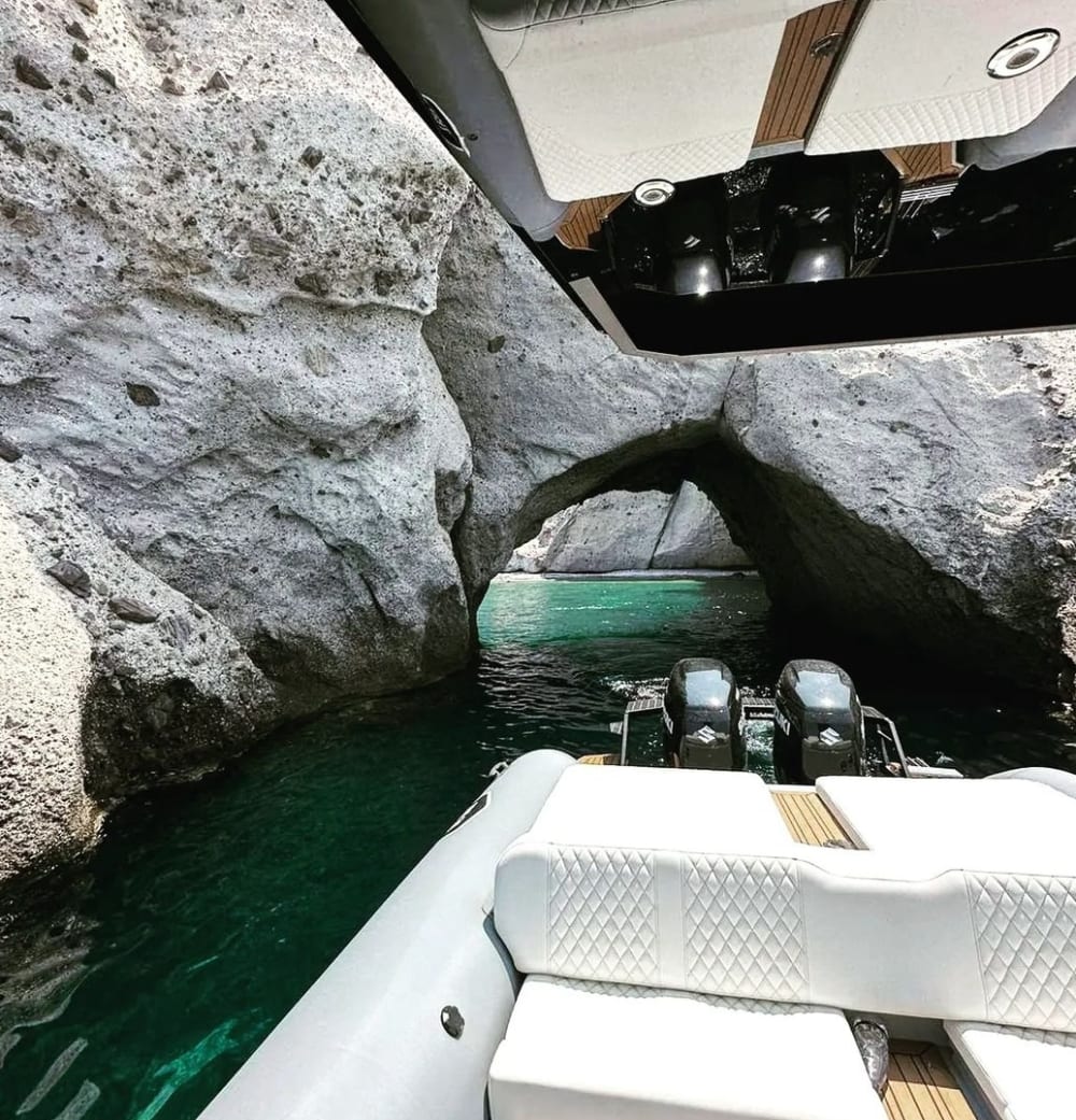 Crociera privata di mezza giornata ad Antiparos e alla Laguna Blu - Il prezzo include tutti i costi.