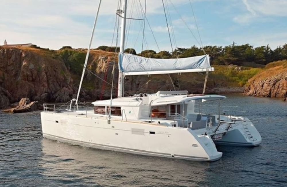 Full Day Catamaran Tour / Lagoon 450F - 2018 Model