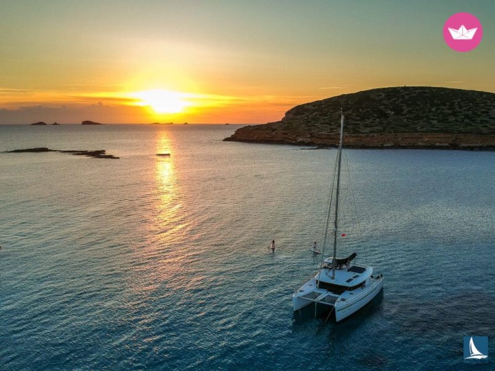 Entdecken Sie die Balearen: Eine Katamaran-Tour zwischen Ibiza und Formentera